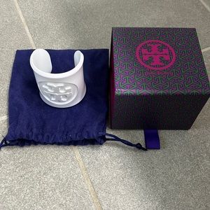 TORY BURCH WHITE LUCITE
RESIN CUFF BRACELET